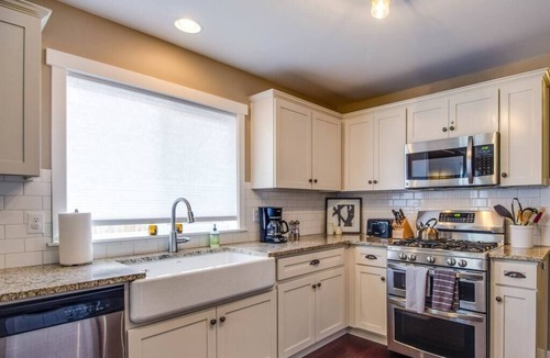 Larkspur House | Family + Pet Retreat Near Old Mill Bend