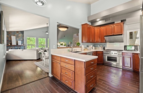 Pomona Villa | Family Retreat ，Bocce Ball, BBQ, Game Room & Decks