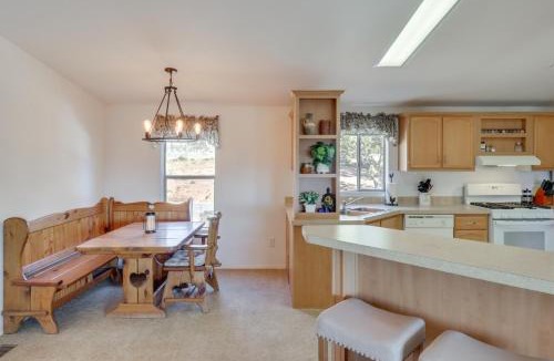 Show Low House | Family Show Low Getaway - 7 Mi to Town!