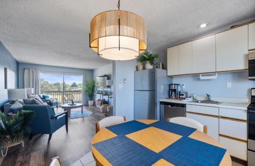 Ocean Shores House | Family Suite for 6 - Fireplace and Kitchen - Pool and Hot Tub