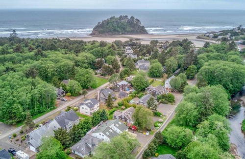 Neskowin House | Family Tides - Meredith Lodging