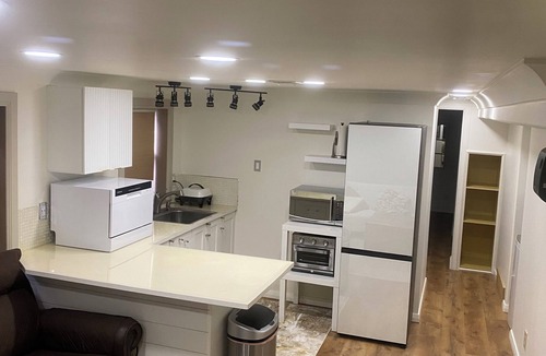 Farmington Apartment | Fancy Mother-in-Law Suite! 1 month minimum.