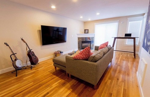 East Queen Anne House | Fantastic 3-bed townhome with A/C near downtown