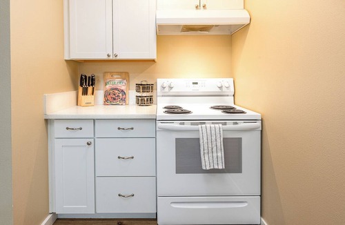 Northeast Neighbors Apartment | Far East Escape: Zen apartment, Japanese tea table