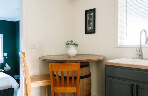 Kennewick House | Farmhouse Style Guesthouse in Kennewick