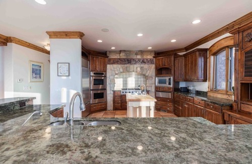 Farmington House | Farmington Oasis-Views, Space & Comfort 1.25 acres
