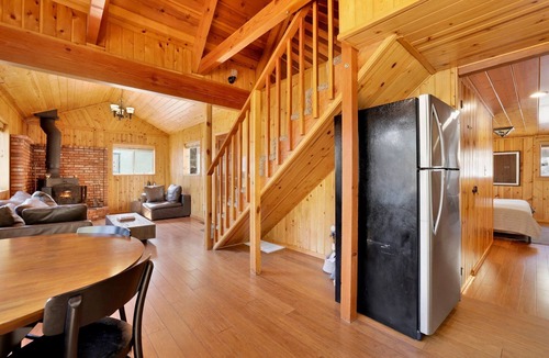 Patton Cabin | Fawnskin Pines Relaxing Mountain Cottage