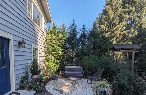 Felida Apartment | Felida's Garden Haven, a cozy 2-bedroom unit ideal for short-medium-long tenants