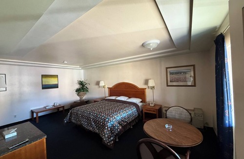 Bell Gardens Hotel | Fiesta Inn- Bell Gardens/Los Angeles