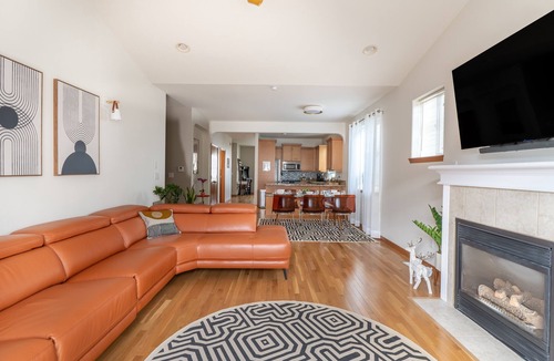 Guide Meridian House | MAJOR INTERNATIONAL SPORTING EVENT 2026 3BR + Daybed Midway | Near Seattle & Vancouver