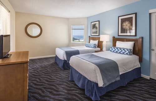 Depoe Bay Resort | Fine dining with vast views of the ocean!