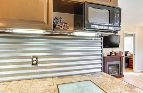 Red Bluff Cottage | Fish, Hike & Relax: Rural Red Bluff Cottage