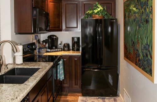 Oak Creek Apartment | FITZ RITZ~SERENE, MAGNIFICENT RED ROCK VIEWS, ON FOREST & GOLF COURSE, WILDLIFE!