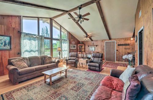 Flagstaff House | Flagstaff Townhome - Walk to Country Club & Pools!