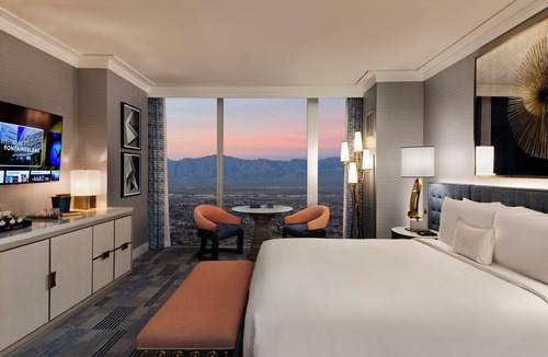 Las Vegas Strip Resort | Fontainebleau Las Vegas, MICHELIN Key Award Hotel