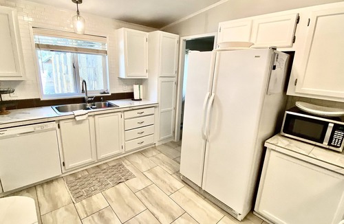 Deschutes River Woods House | Forest Escape - Hot Tub under the Stars- AC- Zipline- No Train Noise