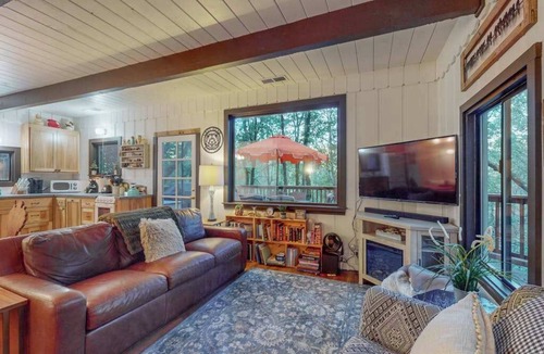 Hacienda House | Forestville 1BR cabin with clawfoot hot tub & AC — dogs welcome