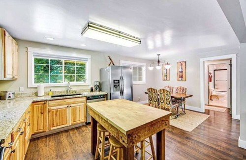 Forestville House | Forestville 1BR cottage near the Russian River — dogs welcome, AC