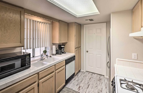 Bullhead City House | Fort Mohave Home w/Hot Tub: 4 Mi to CO River!