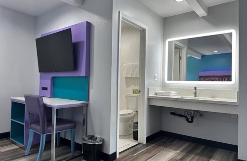 Alhambra Hotel | Fountain Inn Motel - Alhambra, Los Angeles