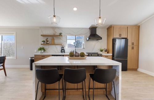Long Valley Junction Cabin | Four Bears Cabin, 2025 remodel. Rustic & Modern.