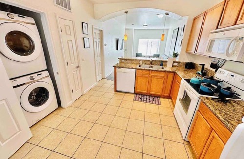 Reno House | Fourplex Townhouse/8 Bd & 8 Baths/Sleeps28/#8EFGH