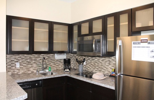 Bressi Ranch Apartment | Free Breakfast, Pool & Hot Tub | King Studio Just 4-Minutes from the Airport