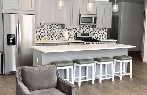 Paradise House | Fresh 4 bedroom pool jacuzzi close to the Strip