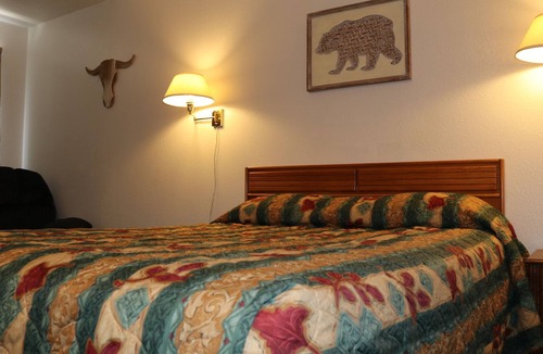 John Day House | Friendly local stay at Dreamers Lodge John Day Oregon.