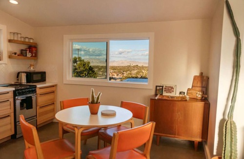 Twentynine Palms House | Friendship House - Hot Tub - Stargazing - Views