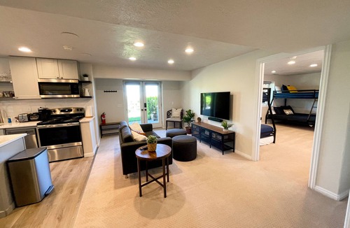 Draper Apartment | Full Above Ground Basement 2 BR 1 B w/Gorgeous Views