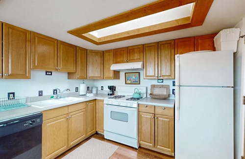 Lake Montezuma House | Full property with large deck, mountain views, & amazing sunsets