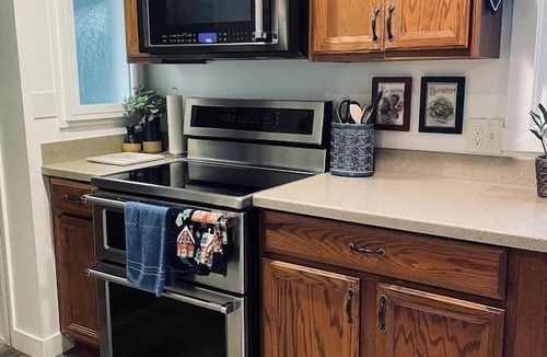 Big Lake House | Full RV Hook-up, DOCK, The Baker View House