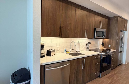 Marina District Apartment | Fully Furnished 1BR Downtown w/Wi-Fi Parking