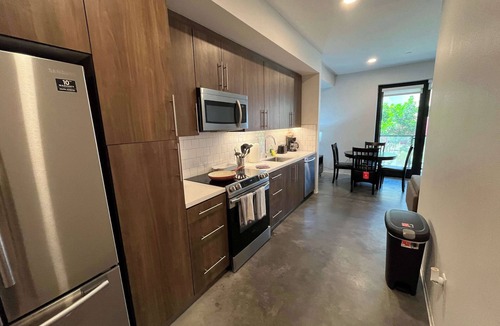 Pacific Terrace Apartment | Fully Furnished 1BR Downtown w/Wi-Fi Parking