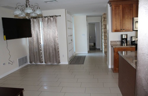 Chatsworth House | Fully furnished 3 Bed rooms 2 bath - Hanna place