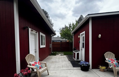 Southern Crossing House | Fully Furnished 30+ Day Executive Rental Utilities Included