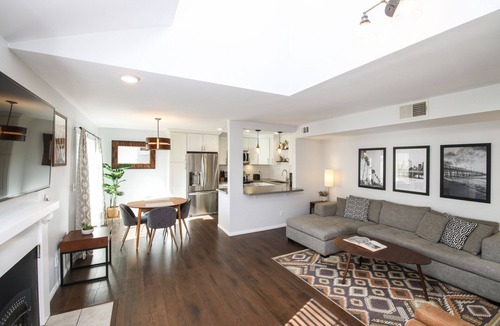North Park House | Fully Renovated 3-Story Townhome - 93 Walk Score