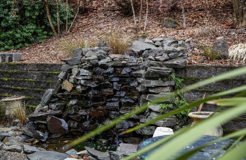 West Side Highway House | Fun, Family Friendly PNW Garden Stay