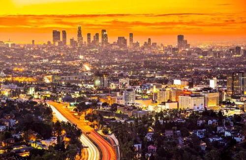 Crenshaw Apartment | Fun Mid-City New Home Sleeps 10 Near USC/DTLA/Expo
