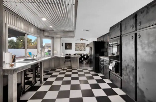 Chinatown House | FUN Villa very Close to the strip !!!