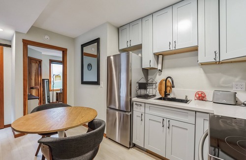 Guerneville Apartment | Furnished 1BR in Town I 31+ Nights I Pets OK