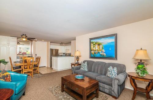 Carlsbad House | G218 - Palms Away