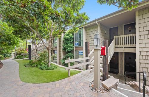 Townsite Apartment | G6 - Answered Prayers Cottage