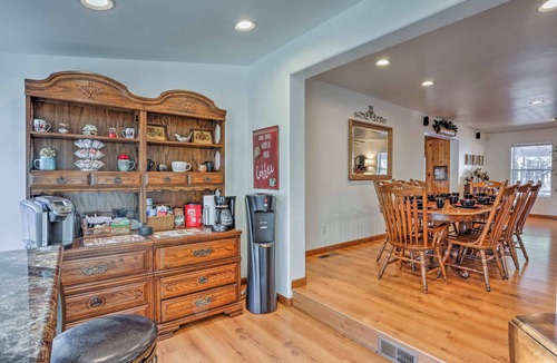 Pinetop-Lakeside Cottage | Game Room, Yard, Deck & Fireplace: Lakeside Home