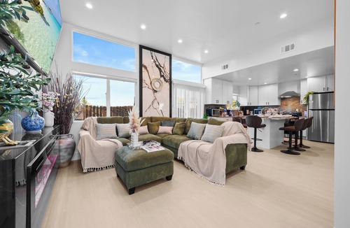 Bostonia House | Garage, Gated Yard, King Bed, 3BR, 2.5-Bath House