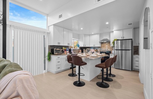 Bostonia House | Garage, Gated Yard, King Bed, 3BR, 2.5-Bath House