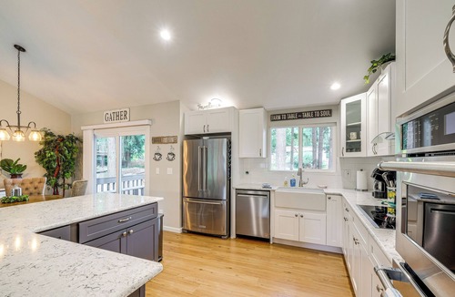 Bremerton House | Gas BBQ off Balcony: Fire Pit, Near Parks & Museum