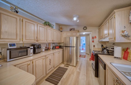 Pahrump House | Gate Way to Death Valley-50 mg WI-FI License # STR-25-28 - Full Fenced 2.5 acres