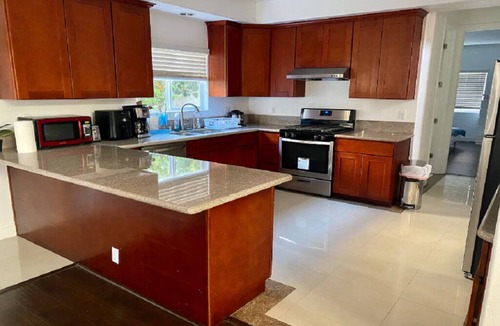 El Monte House | Gated Large 4BD3BA Perfect for the Entire Family